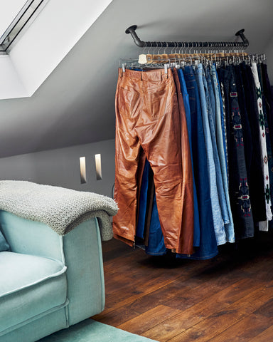 How to Decorate Slanted Ceilings – Transforming Unconventional Spaces into Stylish Showstoppers