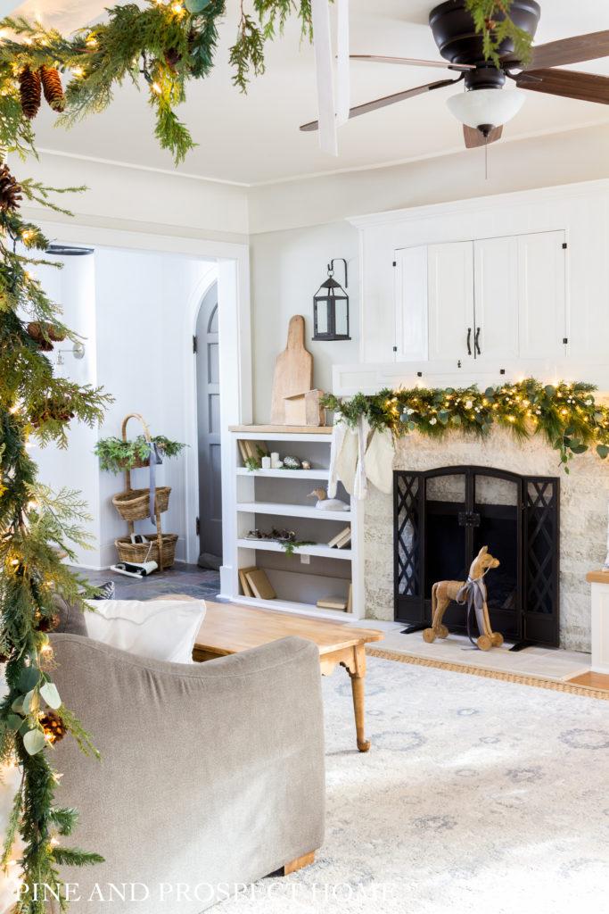 How to Decorate a Ceiling Fan for Christmas Creative Tips to Elevate Your Festive Home Decor