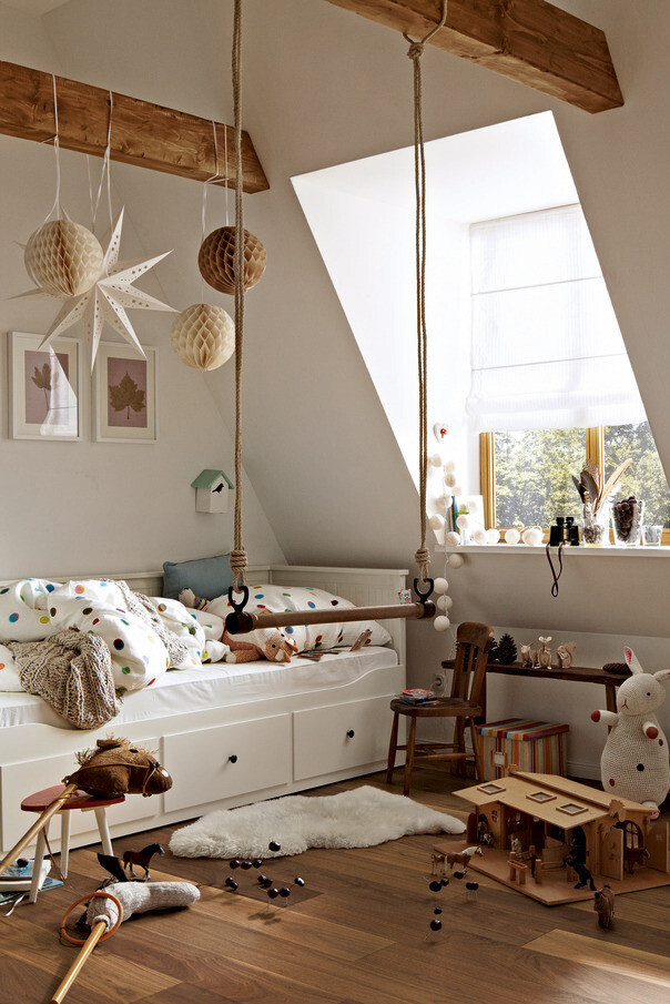 How to Decorate Slanted Ceilings – Transforming Unconventional Spaces into Stylish Showstoppers