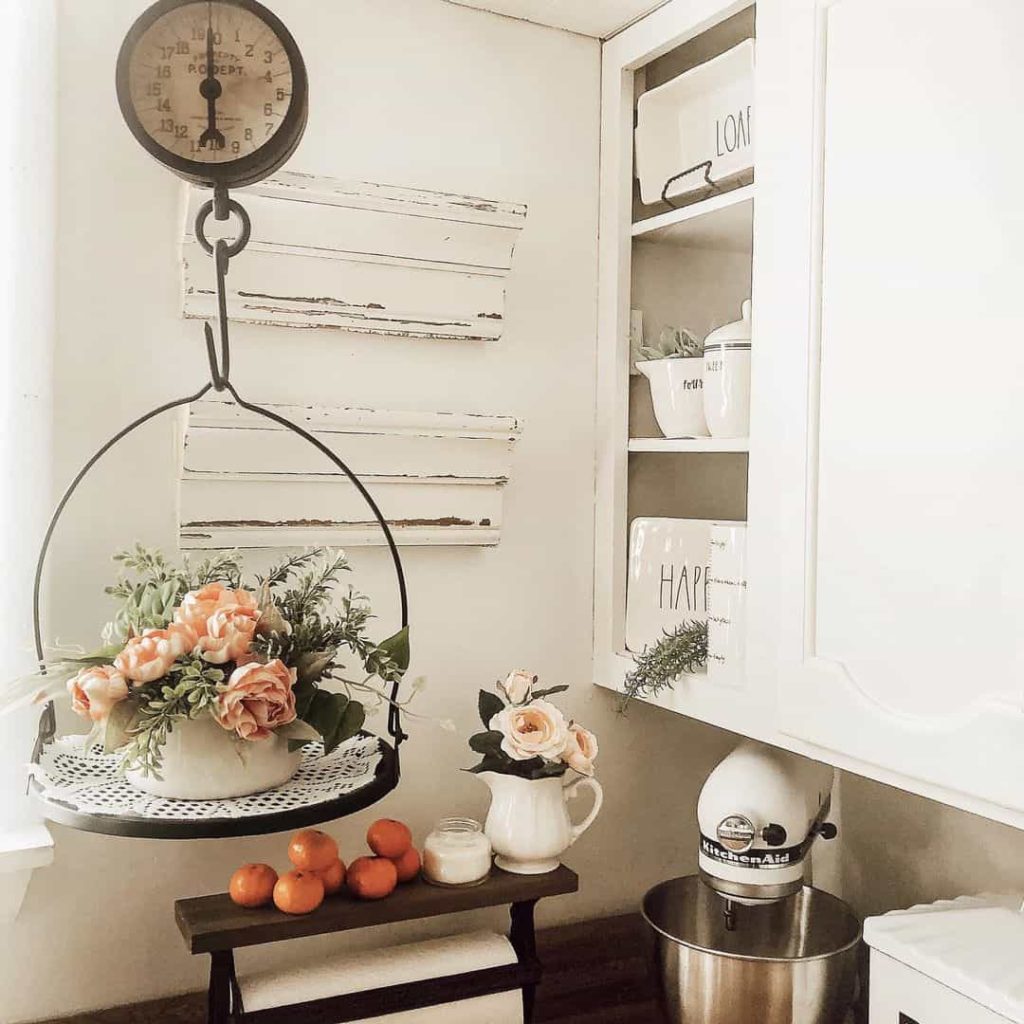 How to Hang Decorations from Ceiling Creative Tips and Essential Strategies for Stunning Ceiling Decor