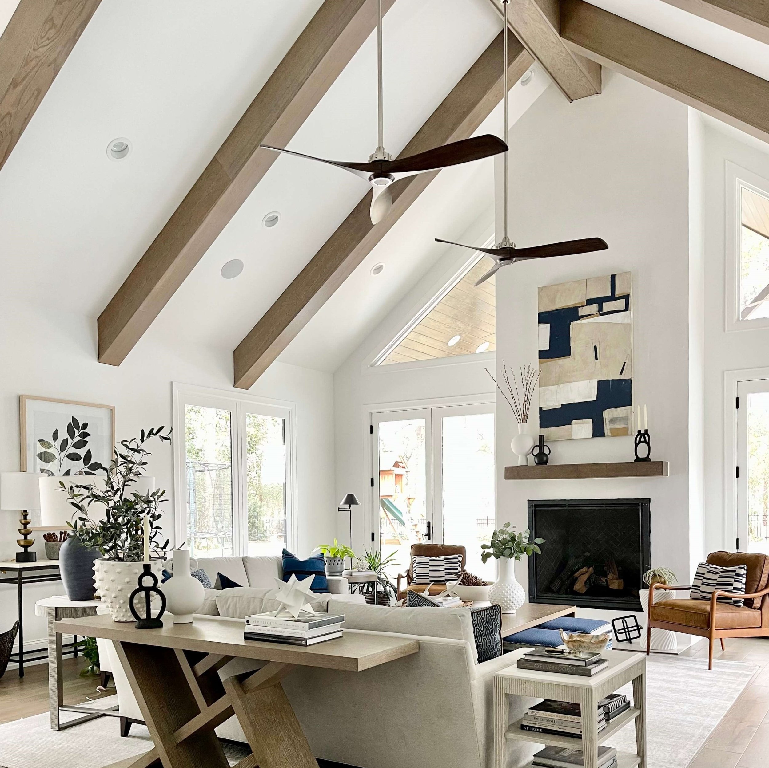 How to Decorate a Bedroom with High Ceilings Transforming Vertical Space into a Stylish Sanctuary